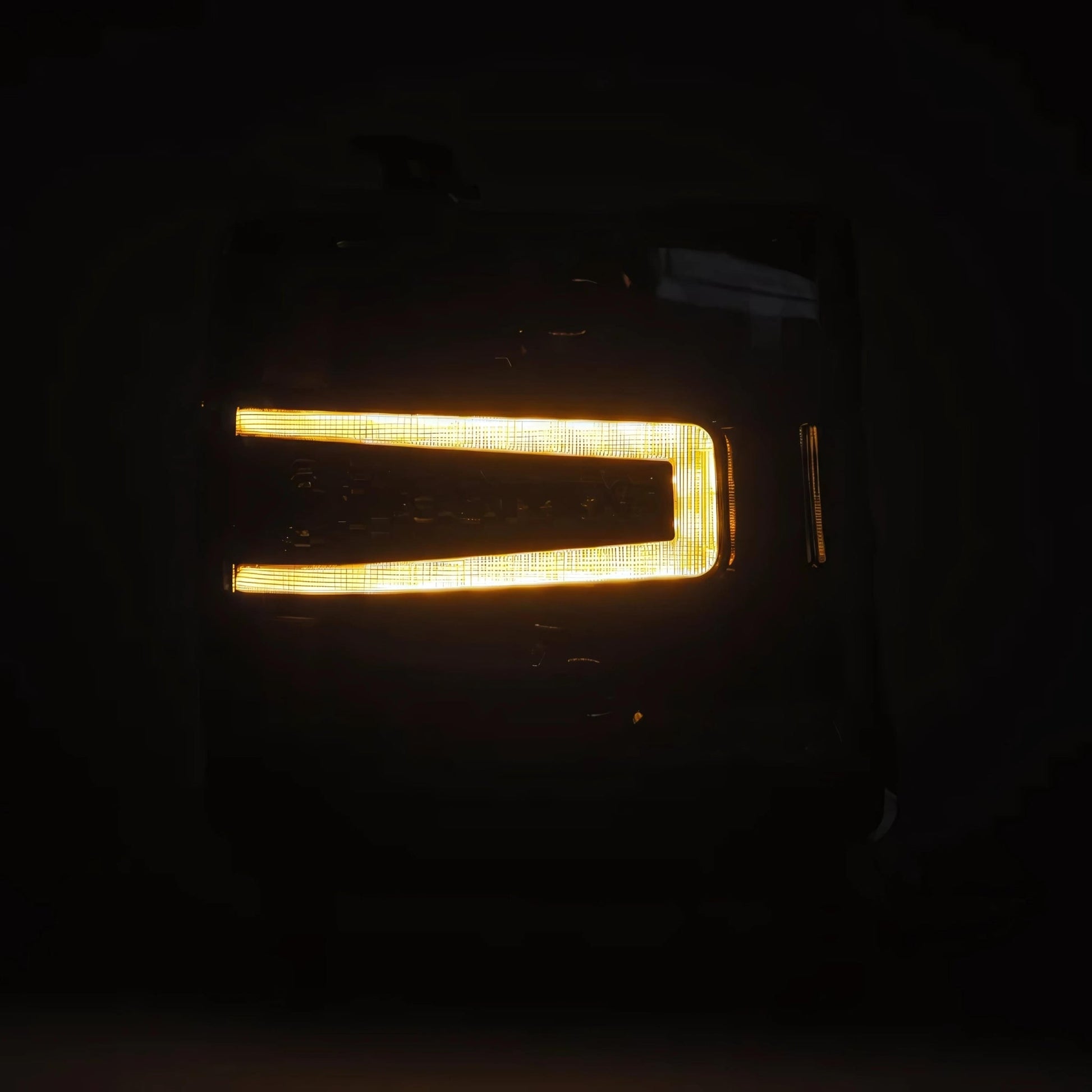 Chevrolet Silverado (2016-2018) Headlights - image 8