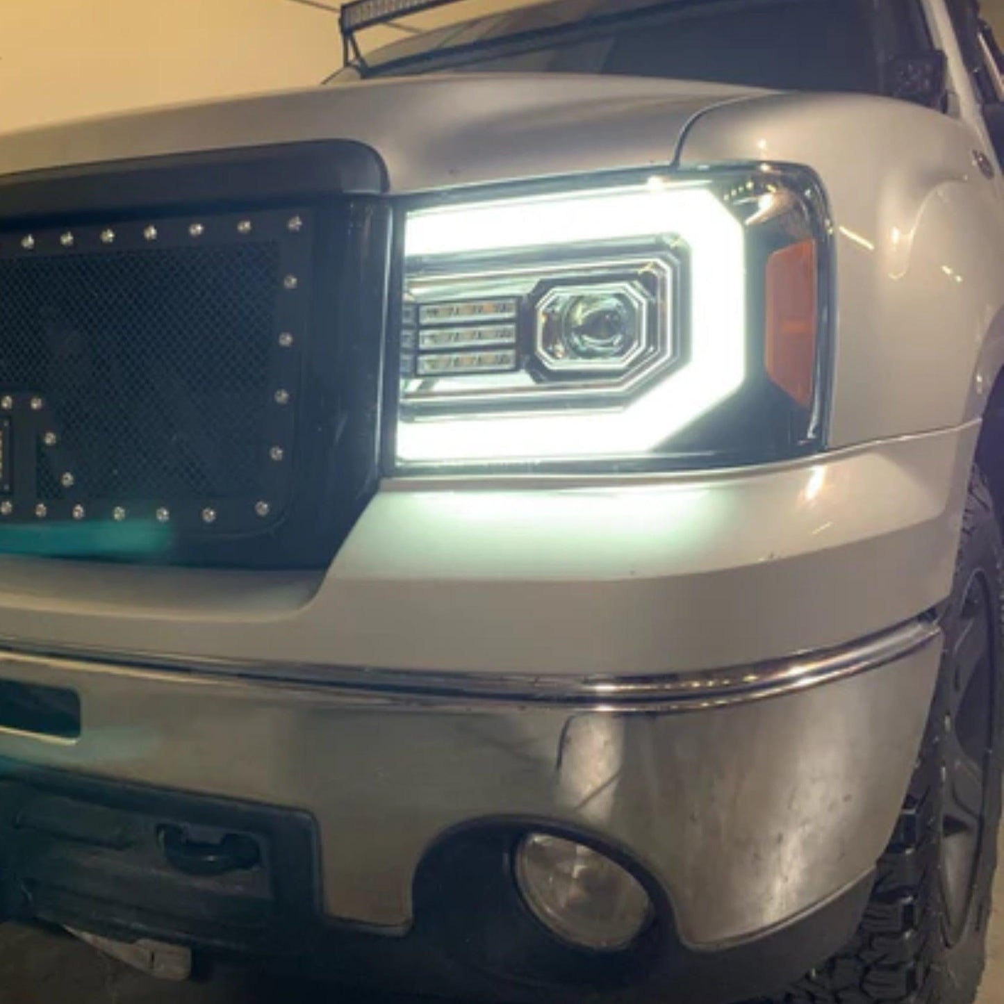 GMC Sierra (2007-2013) Headlights - image 15