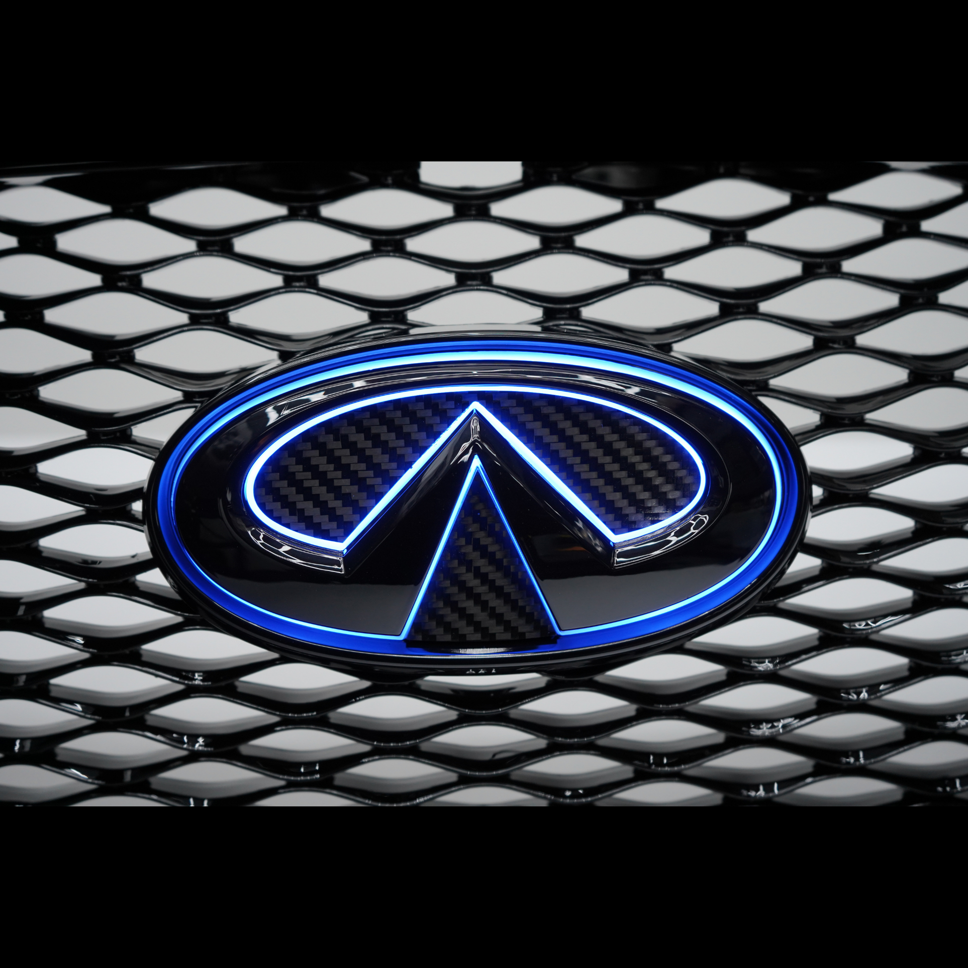 Infiniti Q50 Multicolor Flow LED emblem (2014-2024) - image 3