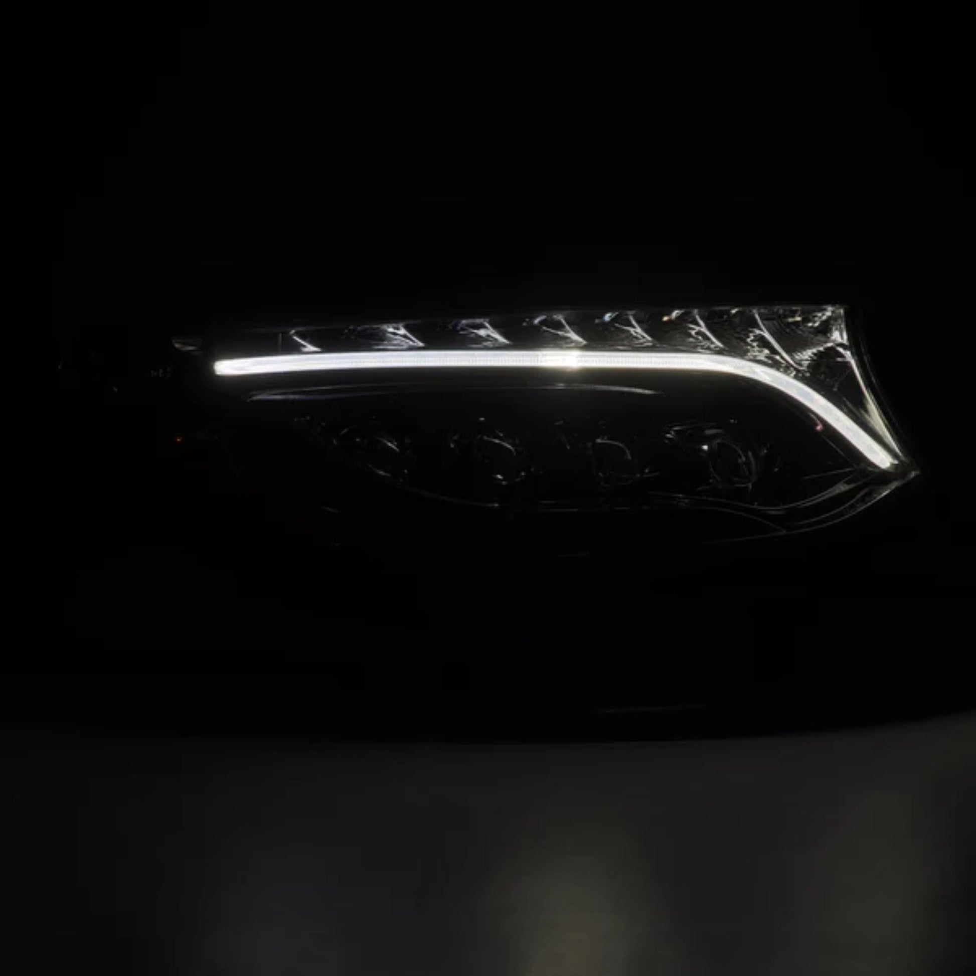 Mercedes-Benz Sprinter (2019-2024) Headlights - image 3