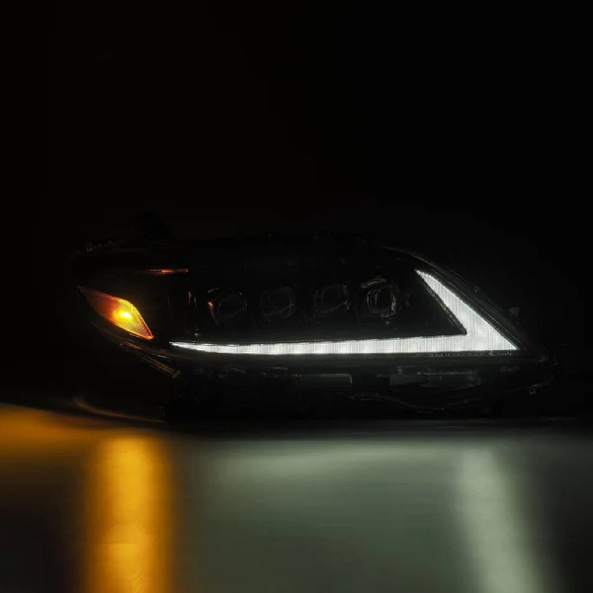 Toyota Sienna Headlights (2011-2020) - image 3